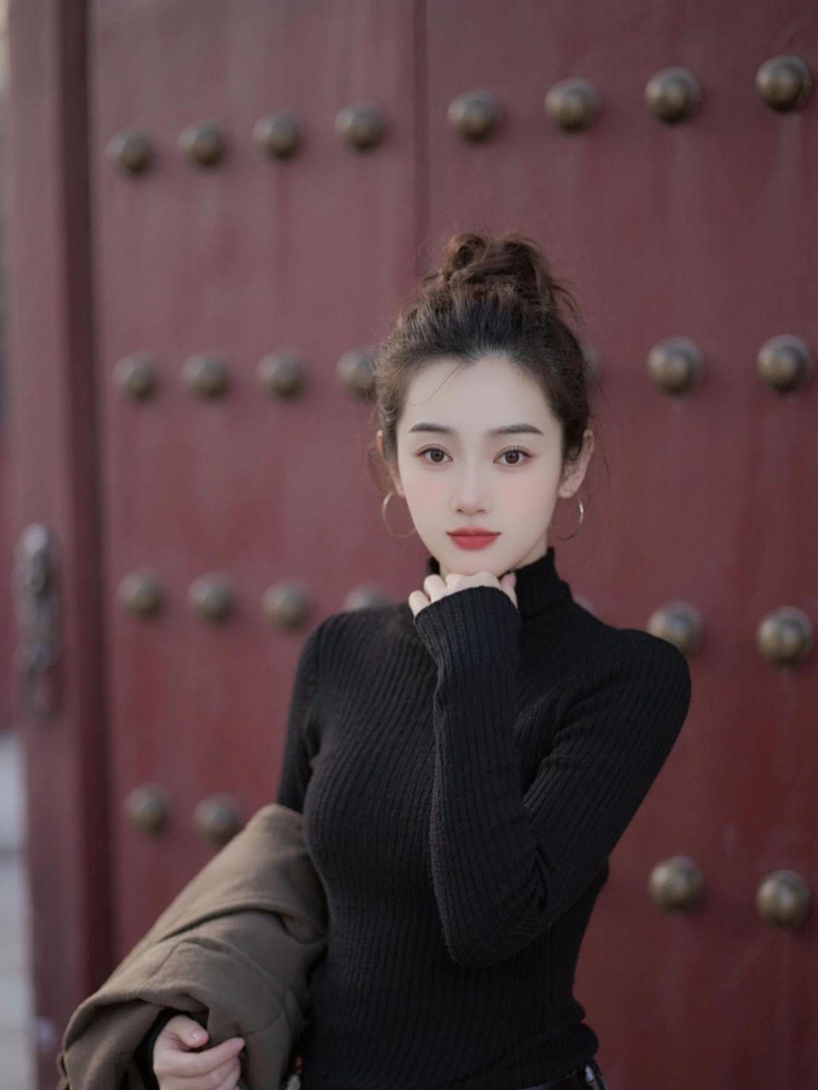 AI高领黑衫写真 抖音ai创作 抖音玩法合伙人计划。