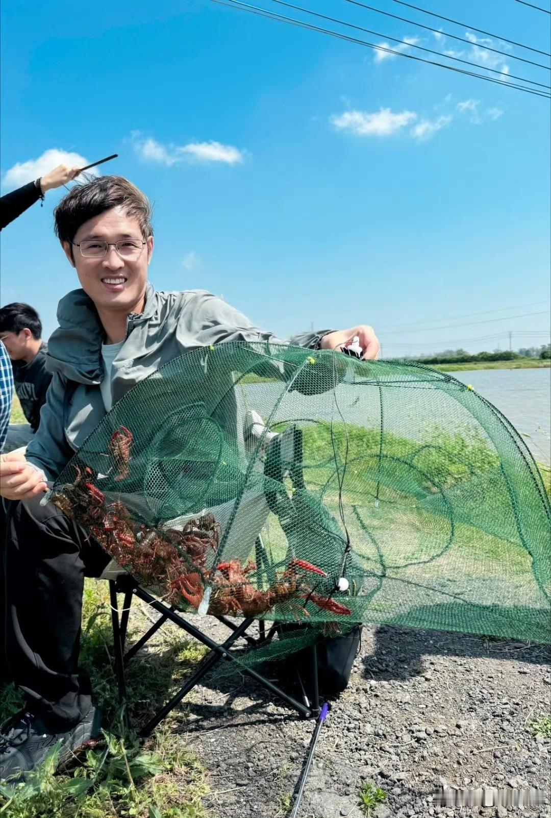 今天小满，来看满满。
前几天我走访了江苏盱眙县小龙虾产业，再结合运满满的小龙虾货