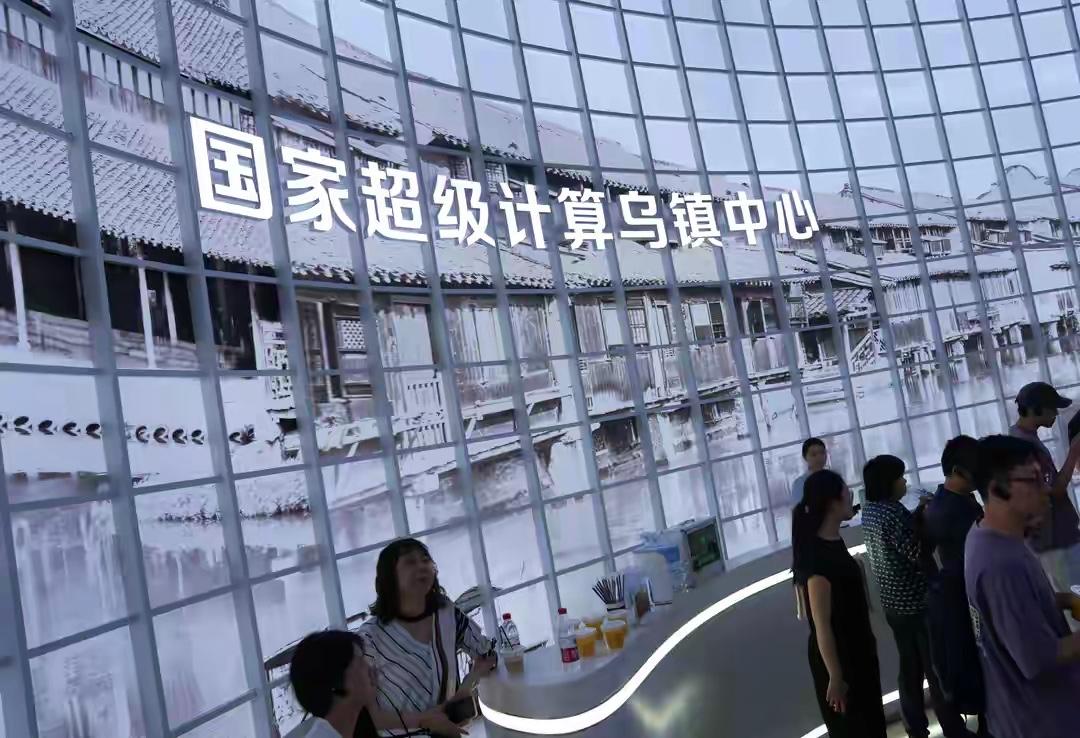 史上最强十大发明：
1. 人工取火
人类首个自主掌控的自然力量，熟食促进大脑进化