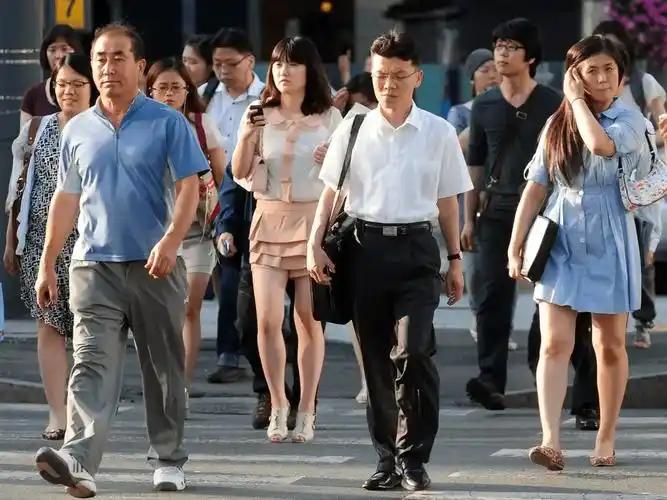 韩国生育率突然止跌，最先松动的不是年轻人的爱情观，也不是房价，而是婚姻市场的供需