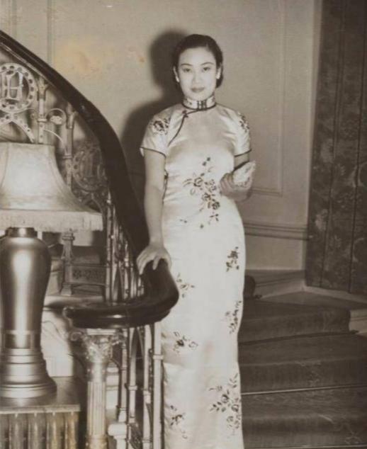 1935年，电影皇后胡蝶拍摄于莫斯科的一张照片。这一年胡蝶随中国代表团赴苏联参加
