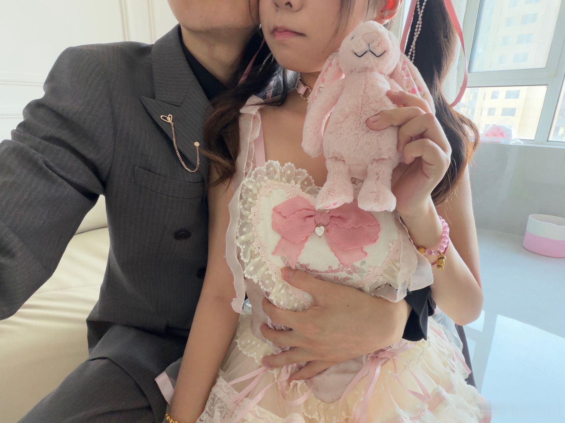 《霸道总栽和他的小娇妻》 ​​​