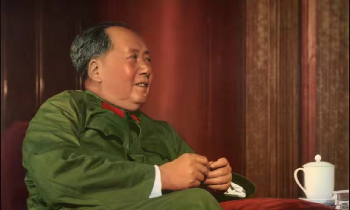 西方恐惧的不是中国崛起，而是毛主席思想正在全球燎原！毛主席思想：新时代的精神长城