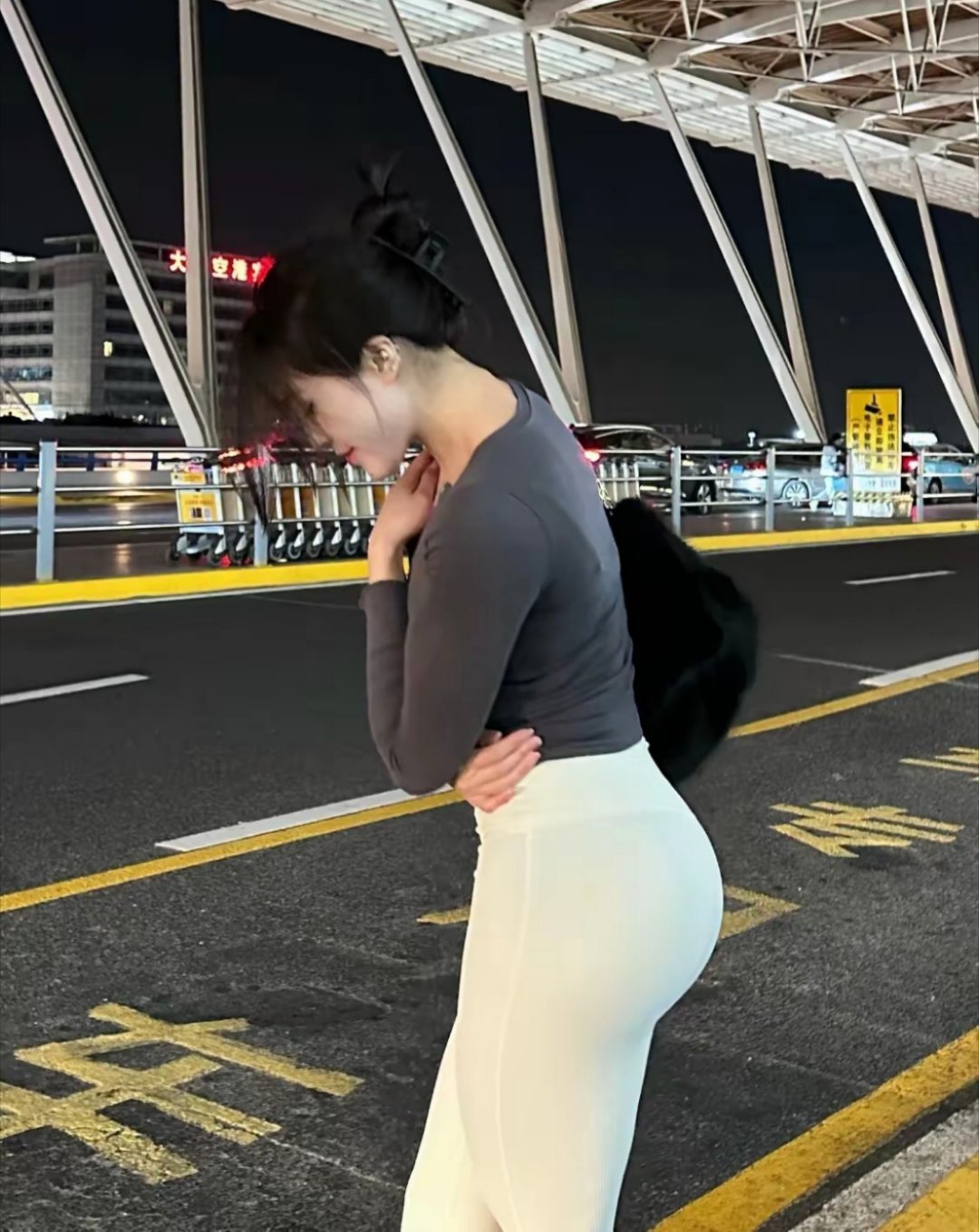 咱们撸铁有力量，这个冬天美丽不冻人。[鲜花] 