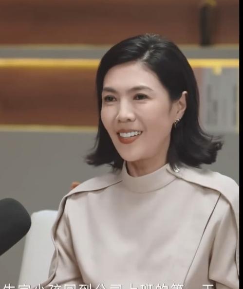 苏芒在和鲁豫的访谈当中间接澄清了做饭相关的争议(去年她在网络上晒自己给法国丈夫家