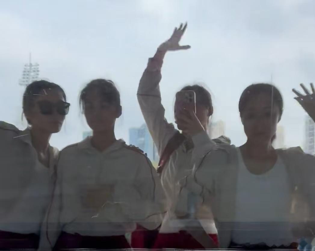 功夫女足公开演员特训计划 一张张片场合照，密密麻麻手写训练表，没有捷径可走，靠一