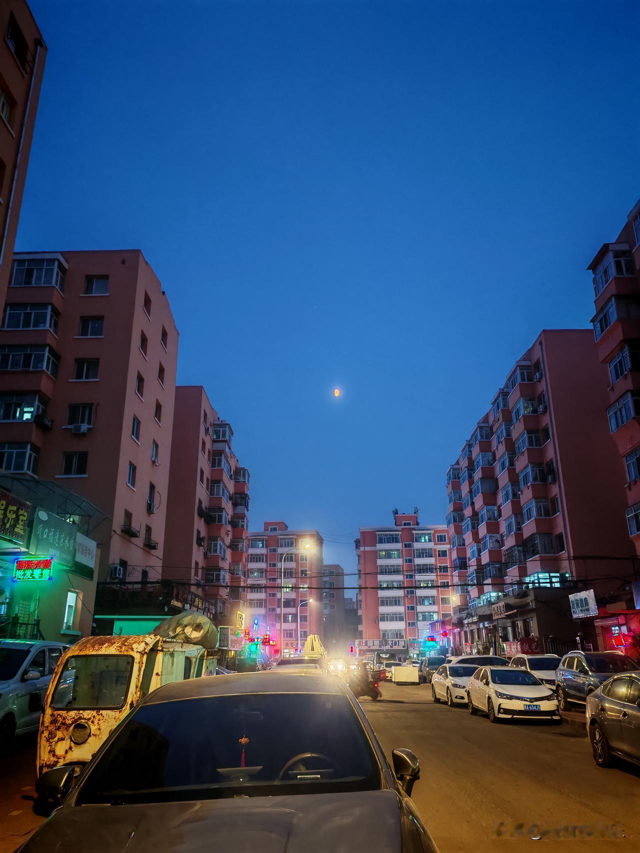 对父母最大的安慰应该就是生一个健康聪慧的三观正的孩子！