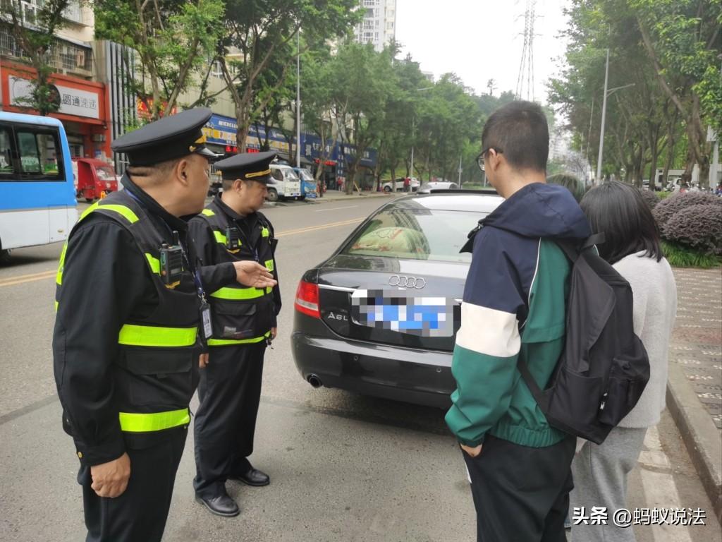 终于赢了一次！甘肃，男子在带客户到茶卡盐湖拍摄婚纱后，开车将客户送到某火车站。没