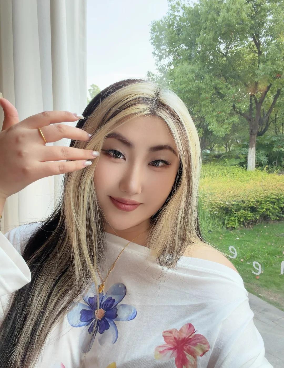 上海多少度？
闷热的天气 bbw大码女生 浅浅出现一下吧 笑和不笑是两个人 解锁