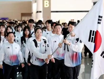 韩国队这回把门面押在乒乓球台上了。

9月17日，大韩体育会宣布，21岁的申裕斌