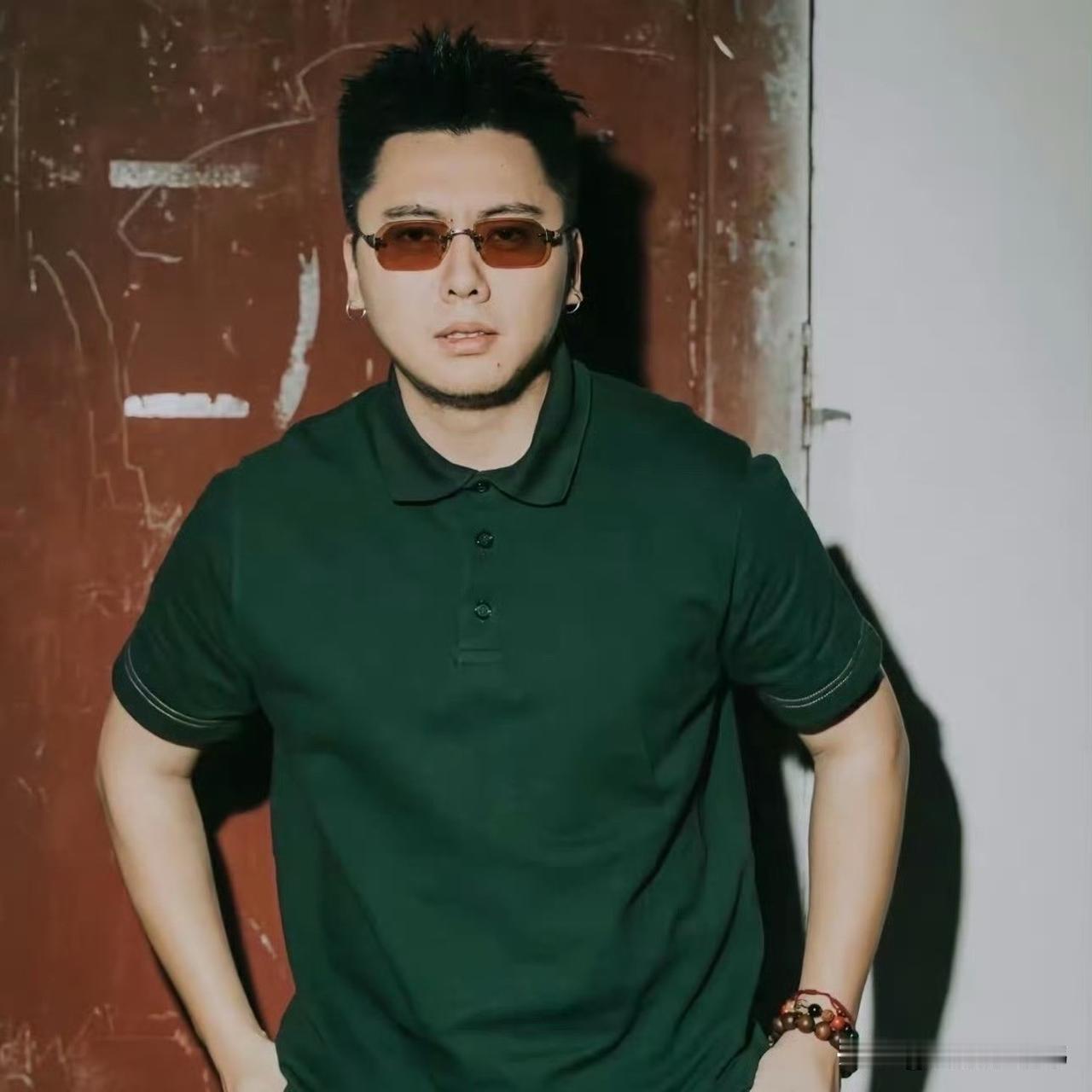 冬日生活打卡季揽佬回应睡粉刚出道就绯闻缠身，好不容易靠几首高质量作品圈了波粉，结