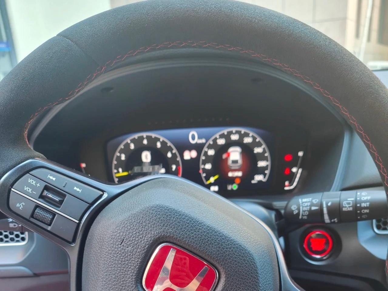 妳老是叫我积点口德可是我手一握住方向盘 嘴巴就是特别脏啊…… 龙港·龙港市