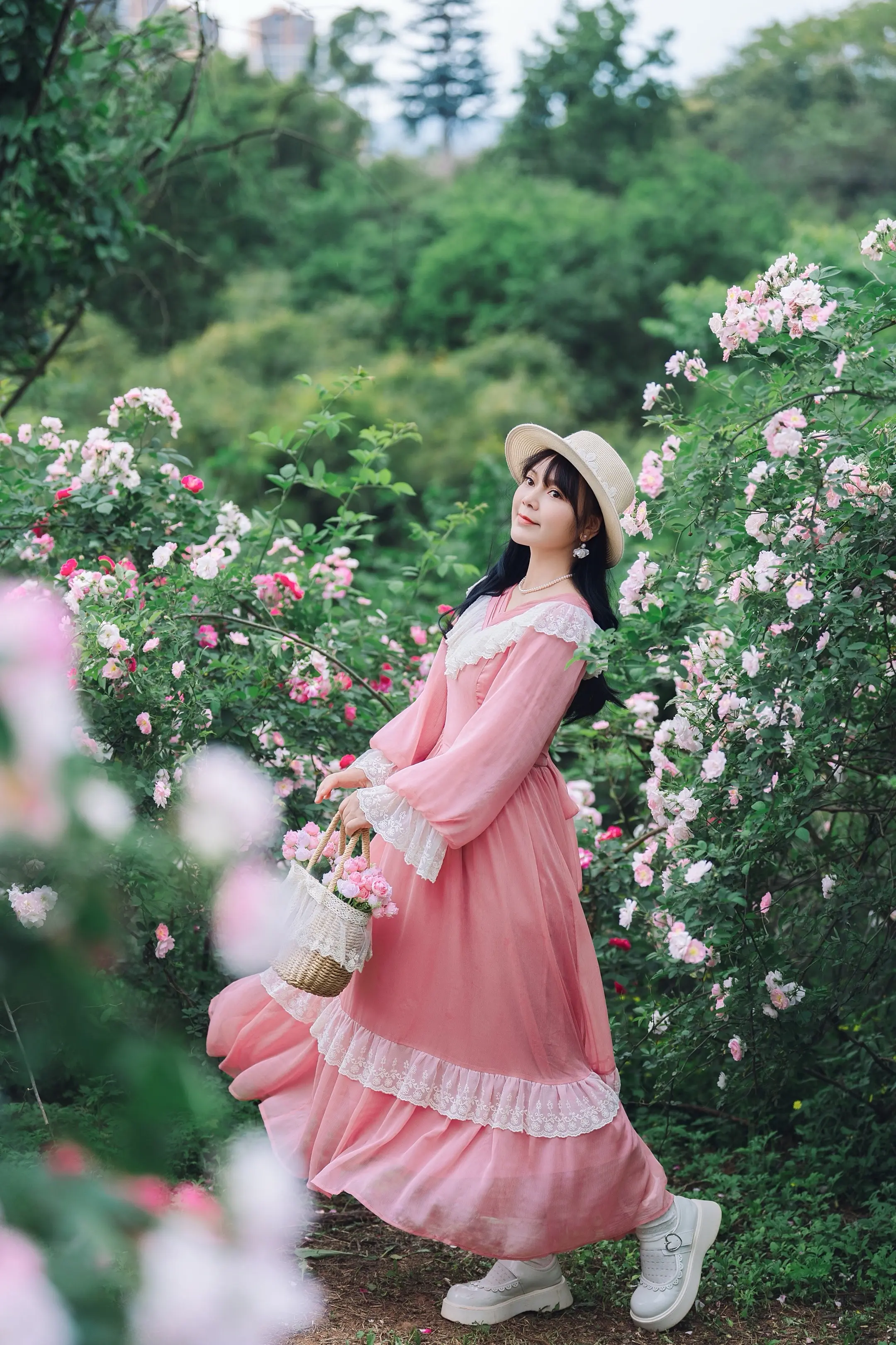 蔷薇花🌸下谁站都美～
