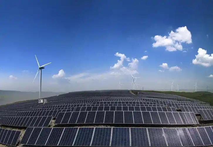 [月亮]油价暴涨不是坏事？这次油价持续上涨，反而给新能源行业送来了最好的发展机会