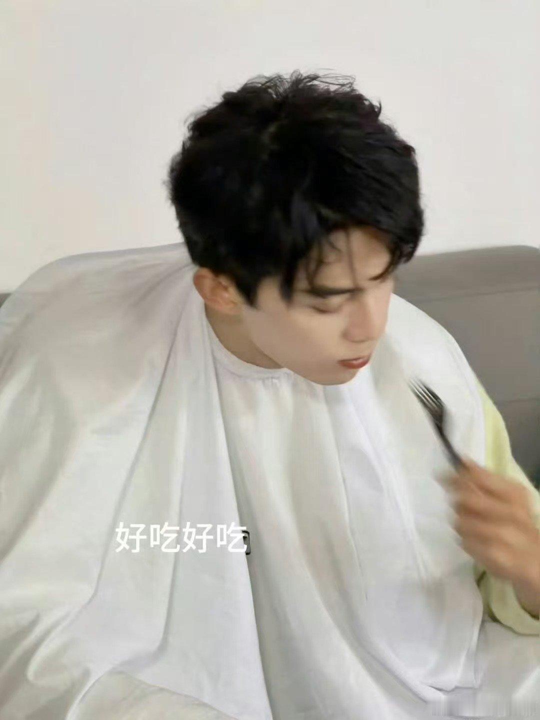 吴磊被老鼠干整没招了被吴磊笑到了，一套流畅总结下来，还是被老鼠干整没招了 