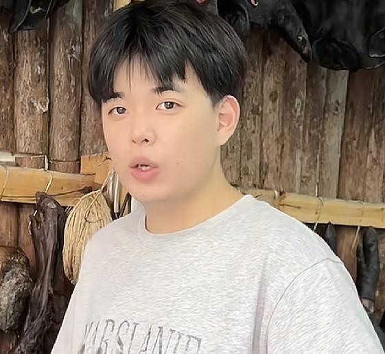 难怪网友这么支持金牌
看他处理客户问题的态度就知道了
链子婶婶更新视频金项链换成