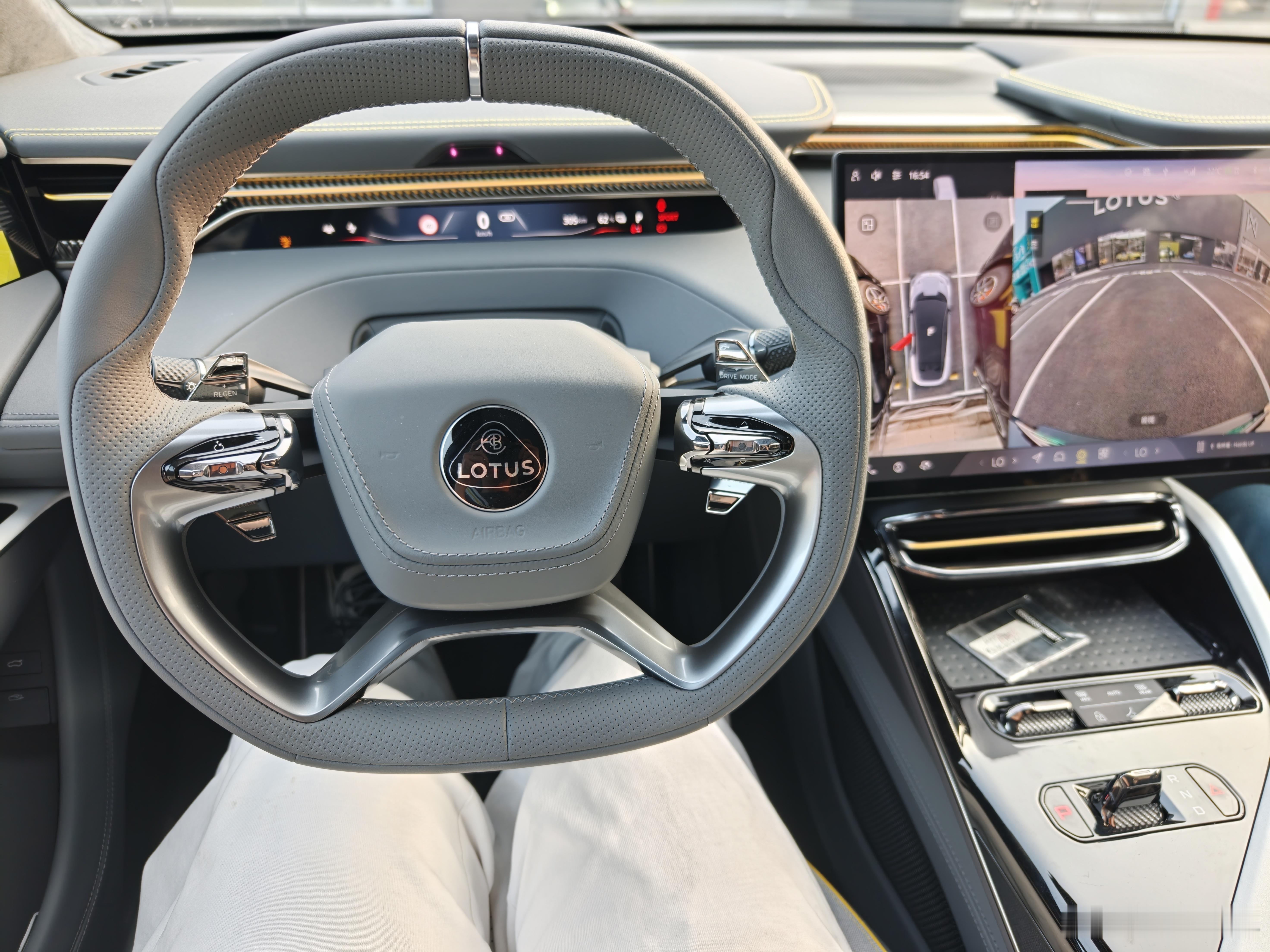 莲花还是牛逼，这么大的车开着像小车一样灵活，低速弯高速弯都能过得很凌厉。日常开小