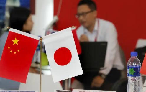8月25日，日本访问团飞抵北京，态度却依然十分强硬！

8月24日，日本跨党派议
