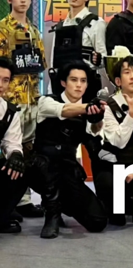 《新 警 察 故 事》 