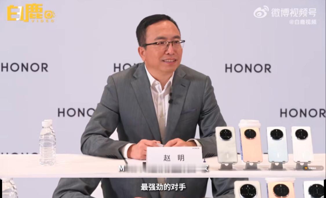 #赵明高情商回应和华为Mate70竞争#对手太强大，实力相差太远，就和自己比呗。