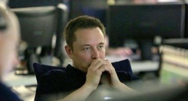 马斯克一句话曾点醒全世界： 现在全球疯抢的不是芯片， 是中国造的20万一台的“大