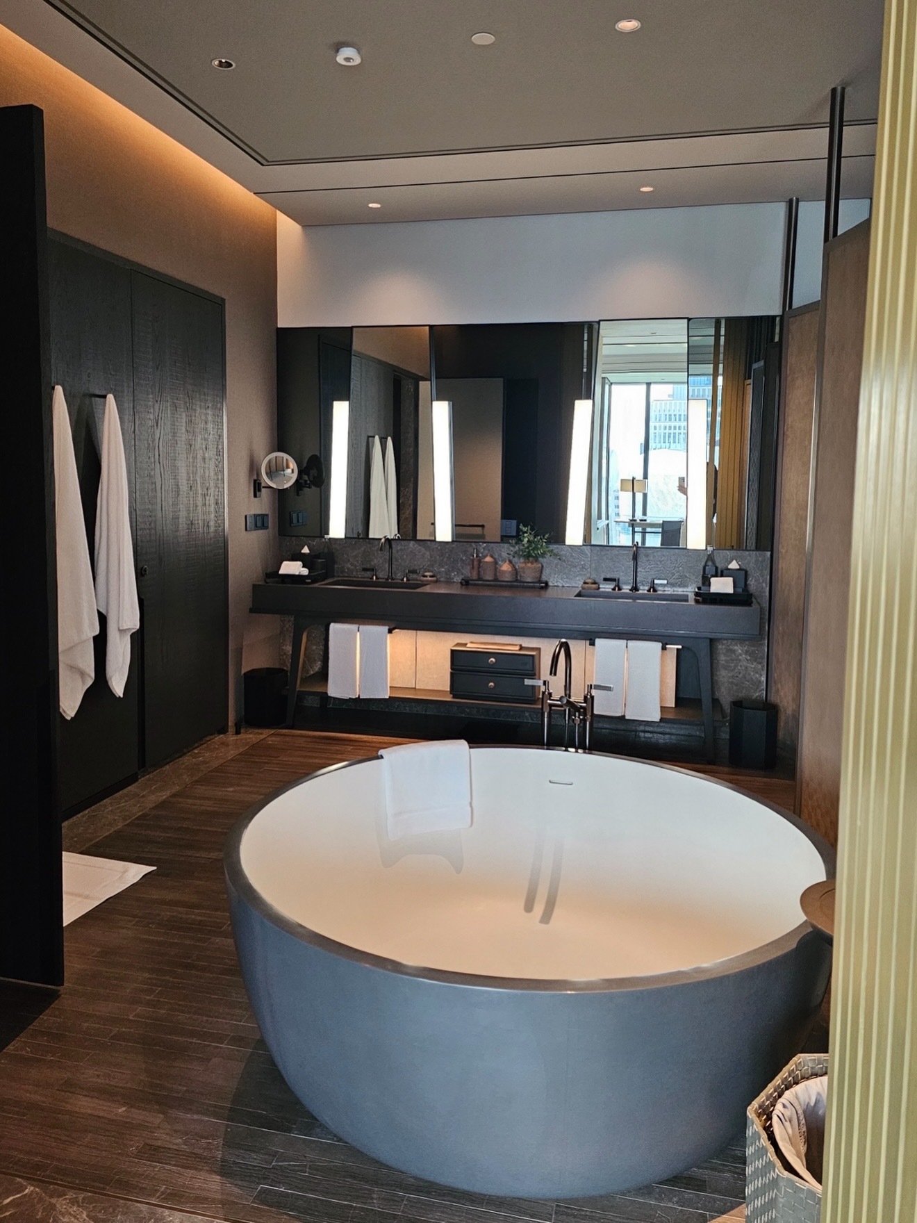 李娜妍更新曼谷度假中 