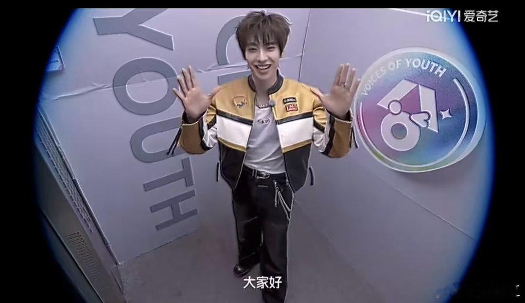 SATB又是什么测试 测完突然想哭。想起大学最后一次合唱演出，散场以后大家在操场