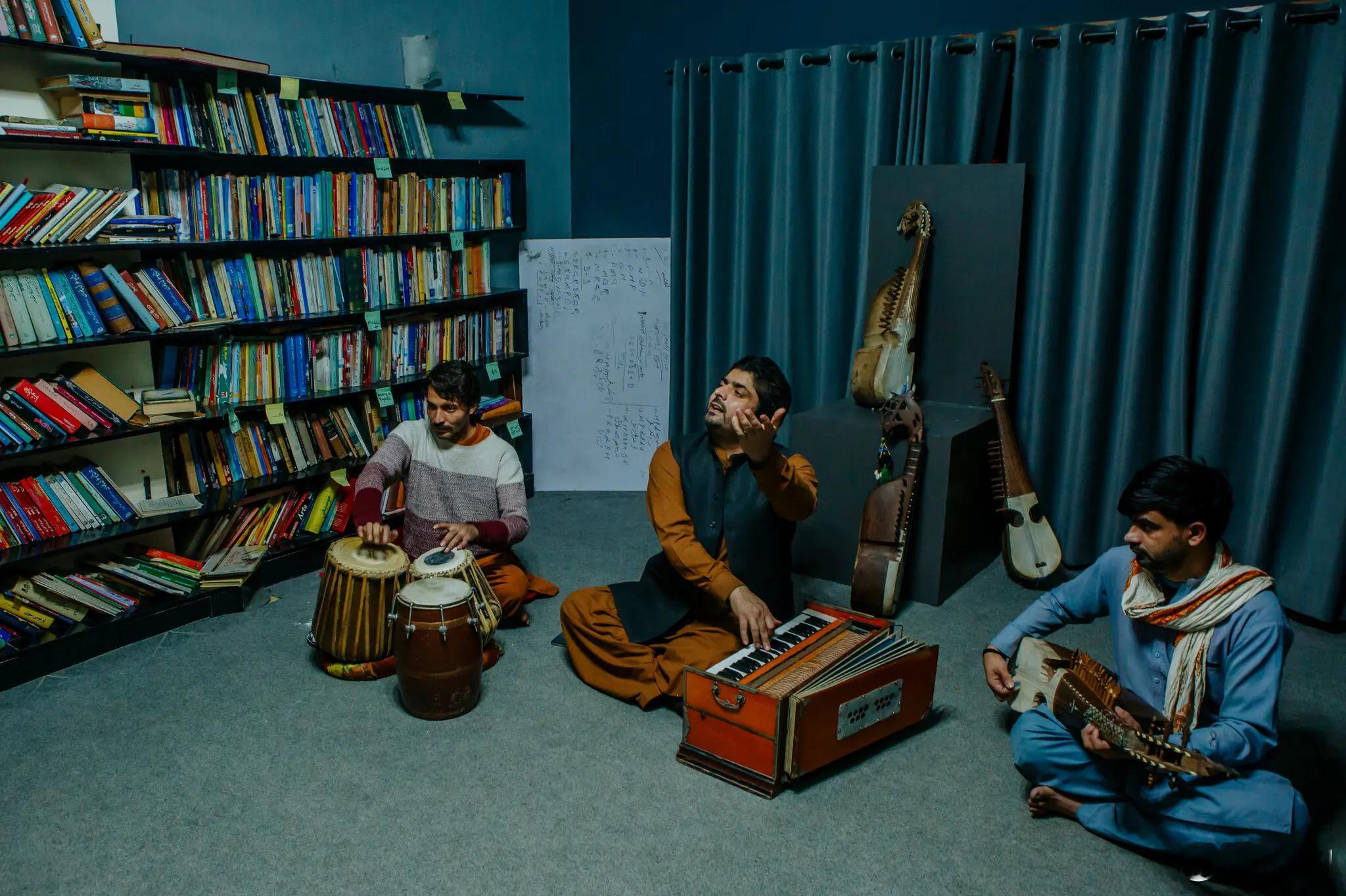 客居巴基斯坦的阿富汗艺术家 