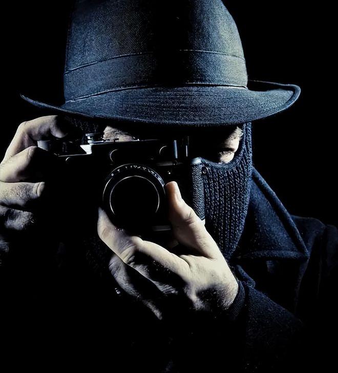 发现间谍当然要选择报警，不要认为这个离自己很远。之前我们这边有施工测绘的，一看是