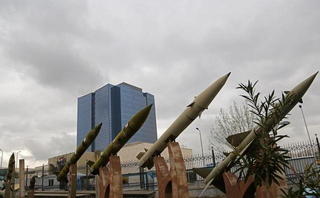 大决战要来了！4月7日，伊朗对海湾国家发出警告：“如果美国对伊朗能源设施发动大规