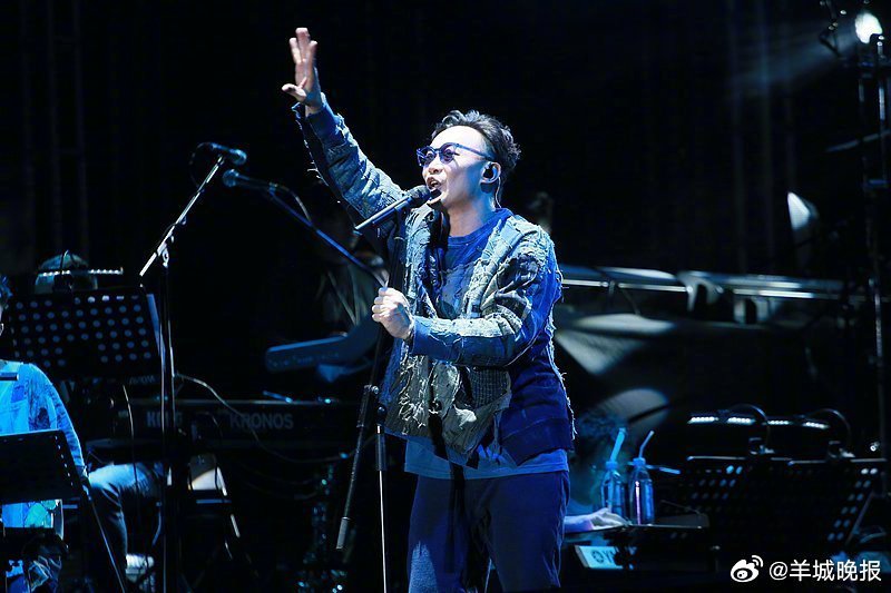 【若给你一张门票，你最想去谁的演唱会？】还记得2025年那会儿，抢票抢到手指抽筋