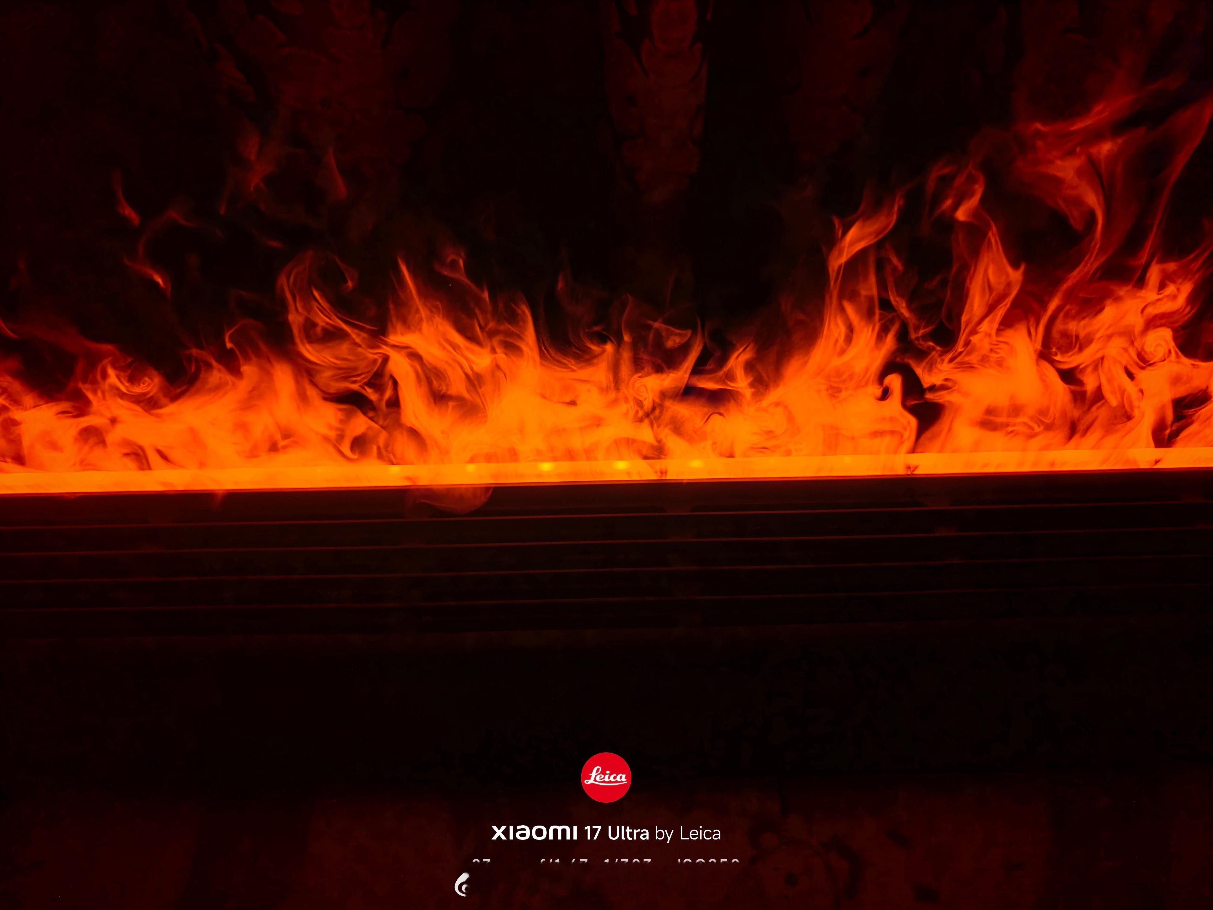 今晚开着这款小米石墨烯火焰取暖器看辽宁卫视春晚可是真有氛围