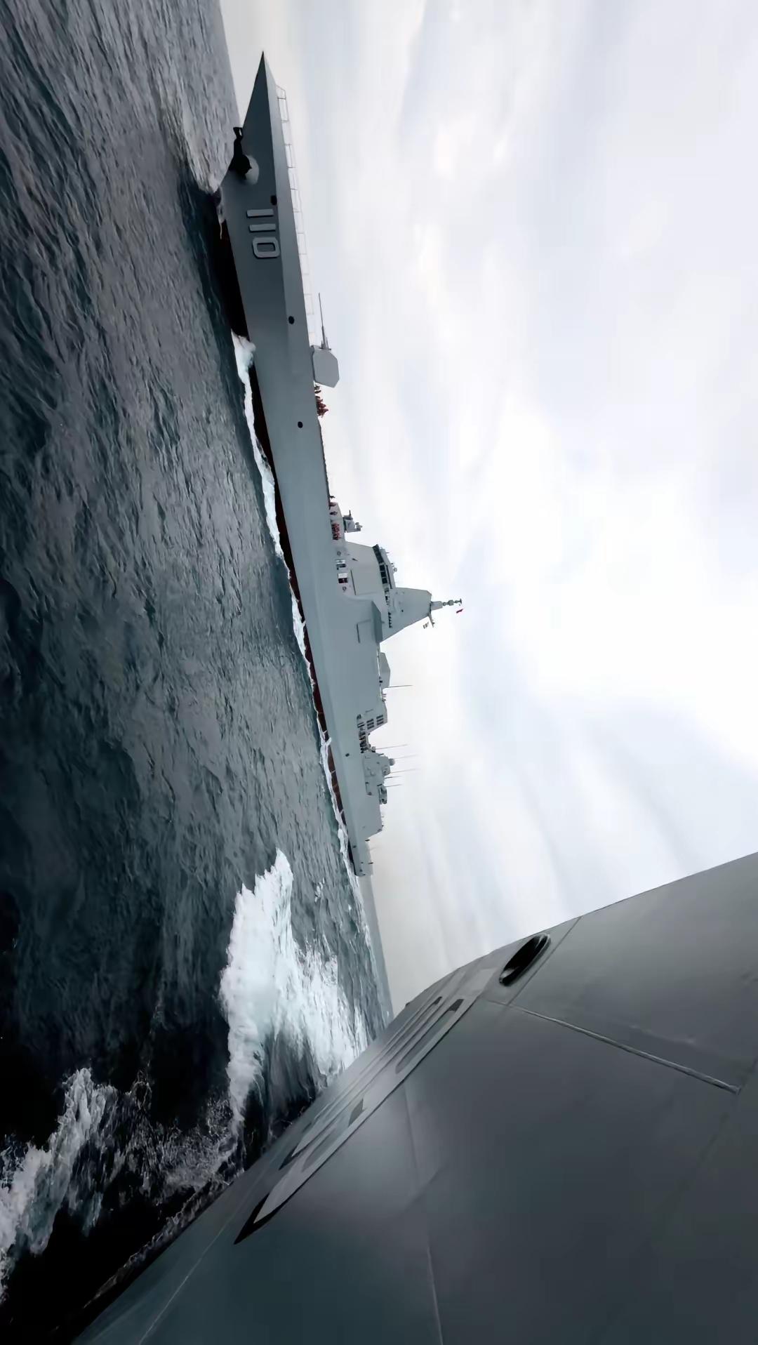 最近看到东海舰队两艘055进入实照化演习的消息，简直太让人兴奋了！055型驱逐舰