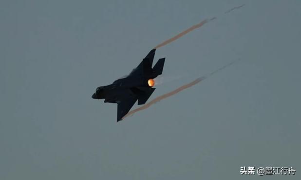 美F-35疑遭击中，特朗普仍狂吹：伊朗的防空装备没了。3月19日，有消息称，美国
