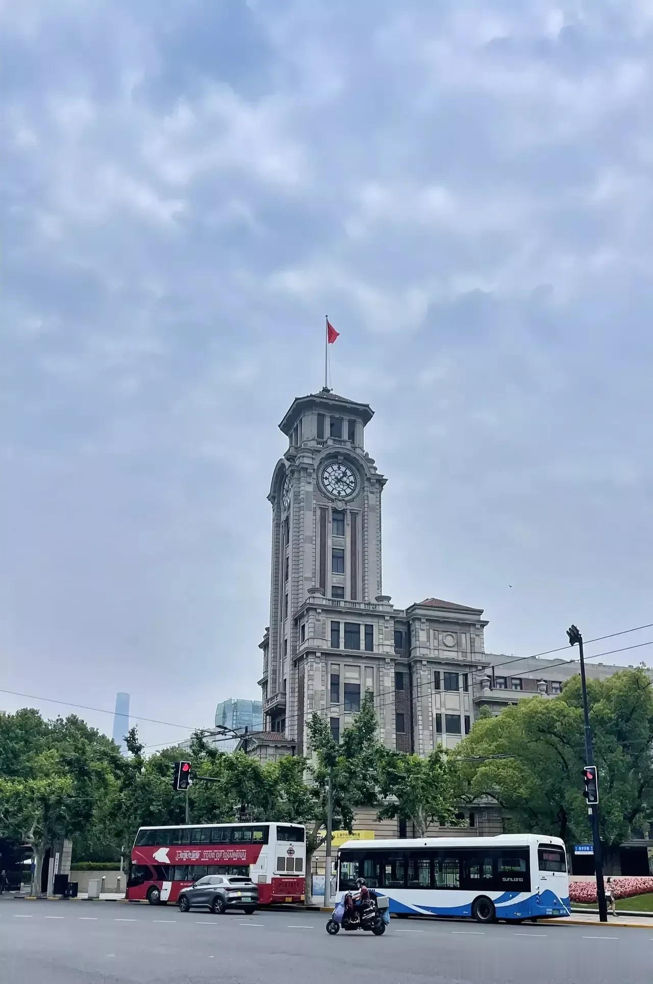 中国的大飞机被美欧困住了。原因是怕中国大飞机抢生意，不给中国大飞机C919适航证