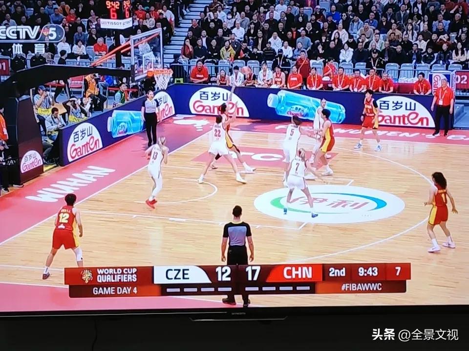 女篮对阵捷克没有悬念，压对手10分，挺进世界杯。
     刚开始中国女篮打了个