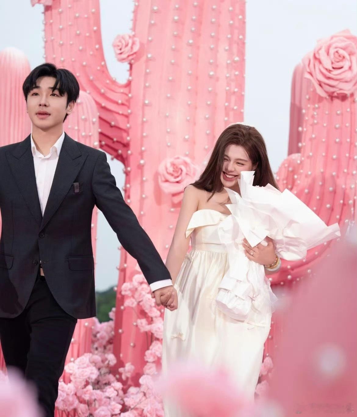 pay姐张鼎官宣怀孕 刷到Pay姐张鼎官宣怀孕了，张鼎那篇备忘录长文我居然认真看