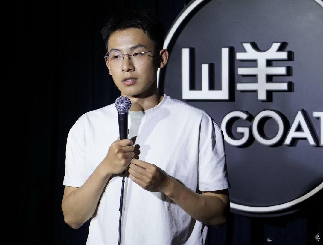 打针从擦酒精的时候就开始痛脱口秀和Ta的朋友们真的狠狠共情了，还没扎针，酒精棉一