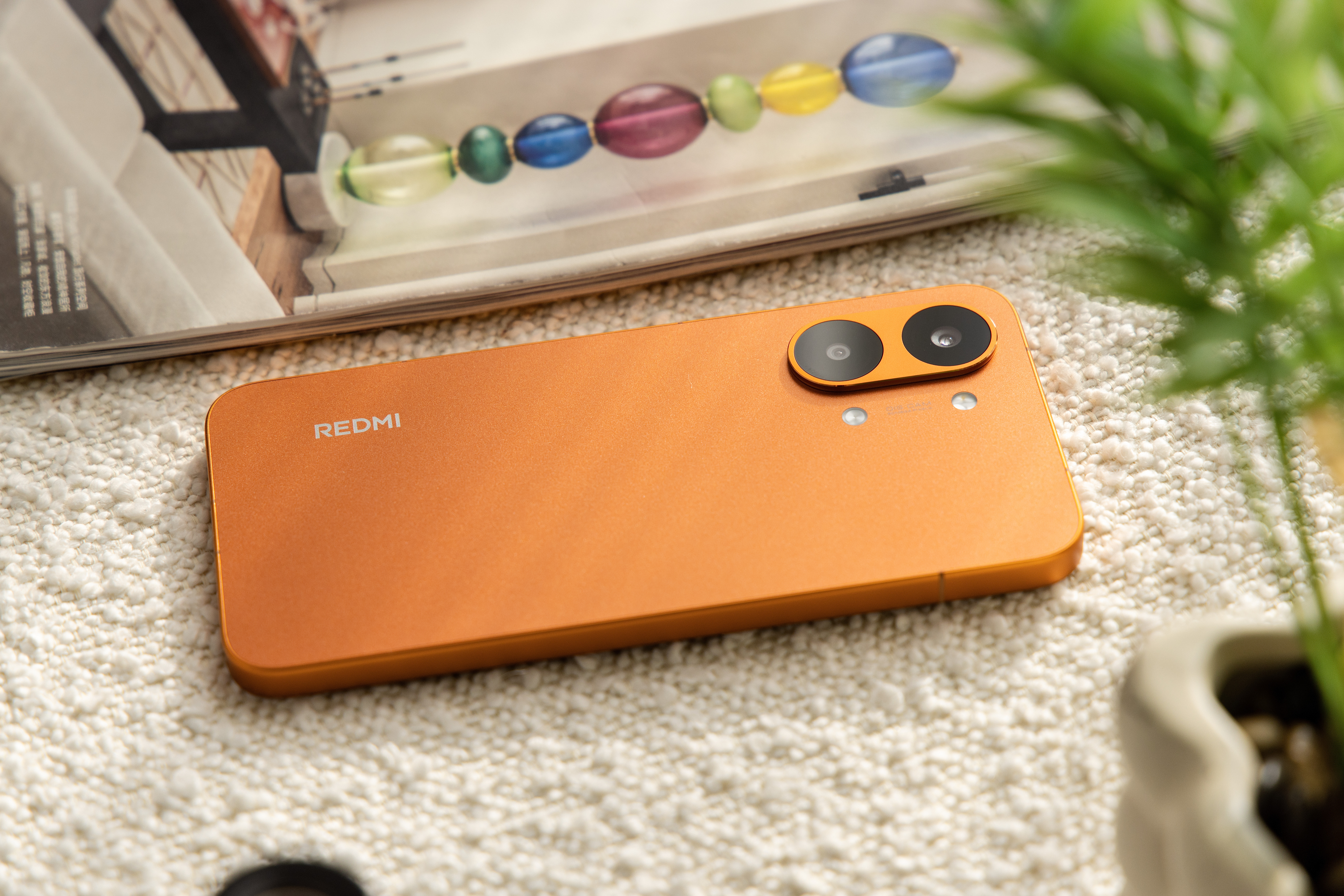 Turbo5Max橙意满满 阳光橙色的REDMI Turbo 5 Max，看上去