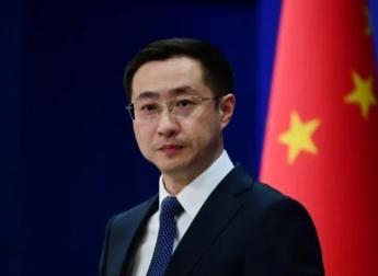 大反转来了！两名中国民众前往乌克兰参战之后不幸被俘，遭扣押时间已然长达一年。就在