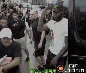 真正对中国友好的的5位NBA球员。
詹姆斯，罗斯，科比，哈登，威少。