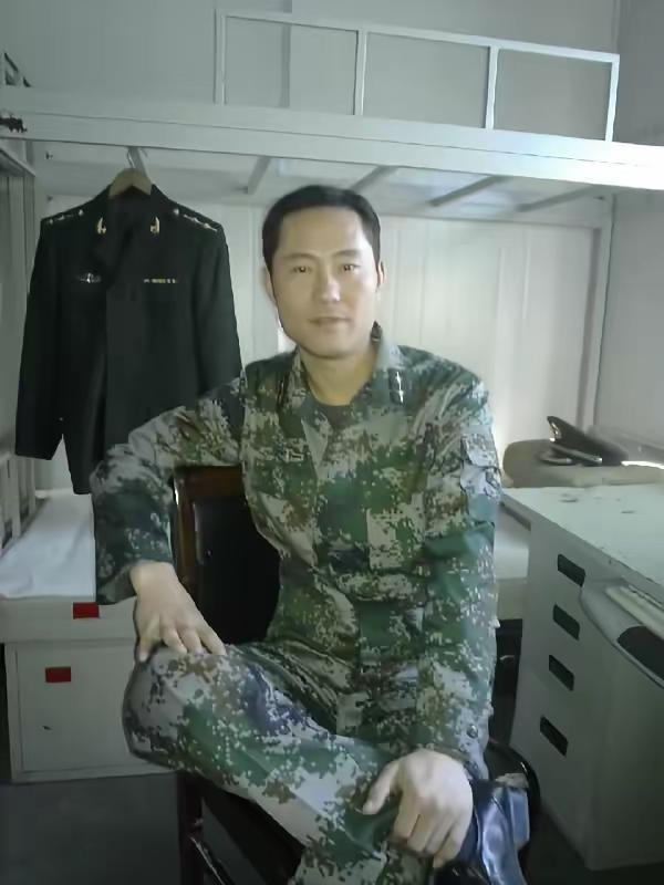 又是一年退伍季，已经俩年了，一路走来的不易，一路遇到的人和事，遇到的贵人和兄弟都