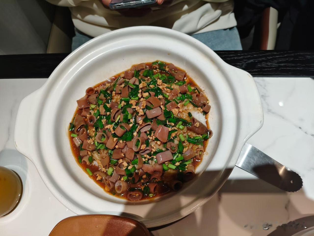 冬日生活打卡季就问你这海肠饭香不香？在海边的小城里，每天的烟火气中都飘散着海的味