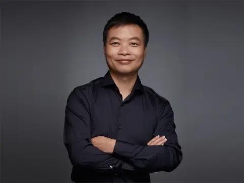 耗费2.5亿港元！何小鹏增持小鹏汽车股票。

近日，小鹏汽车董事长何小鹏以每股8