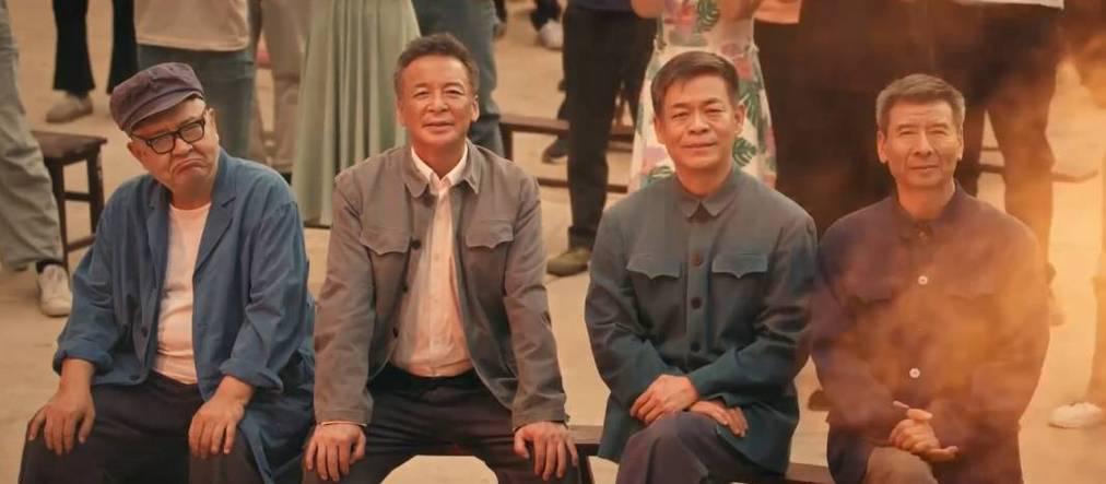 《主角》里，精彩的片段太多了，这部剧很感人。

剧团下乡演出时，文化站站长秦八娃