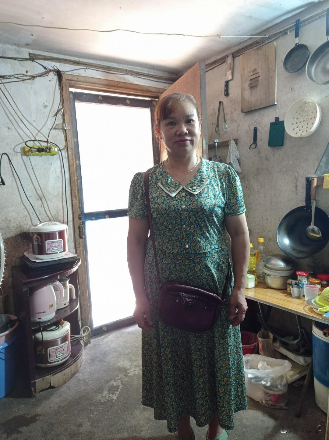 与其去比较别人如何有钱，还不如去和别人拼健康。虽然粗茶淡饭住在简陋的地下宿舍，但