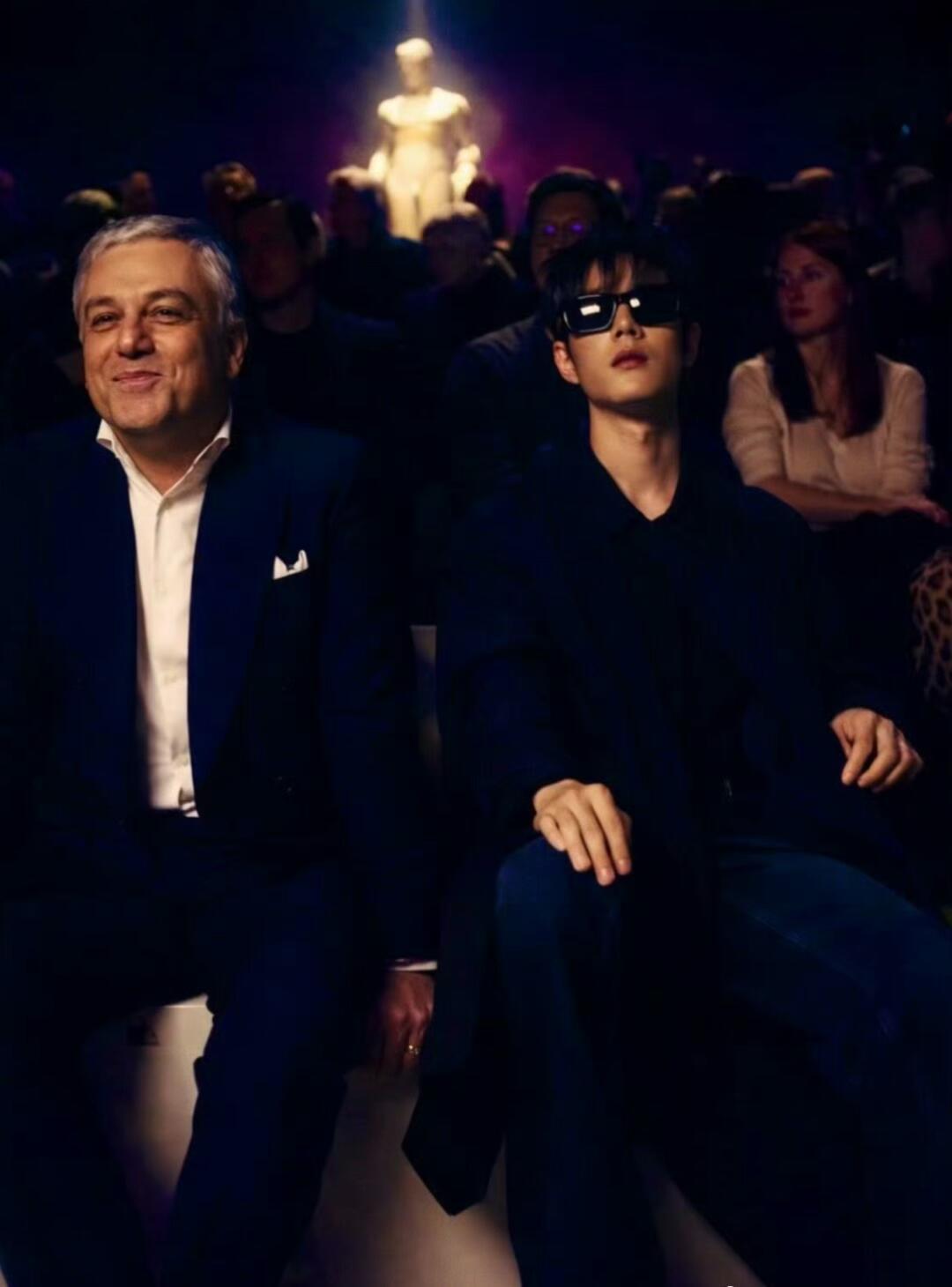 Gucci合影是这样的😎TODS合影是这样的😄 