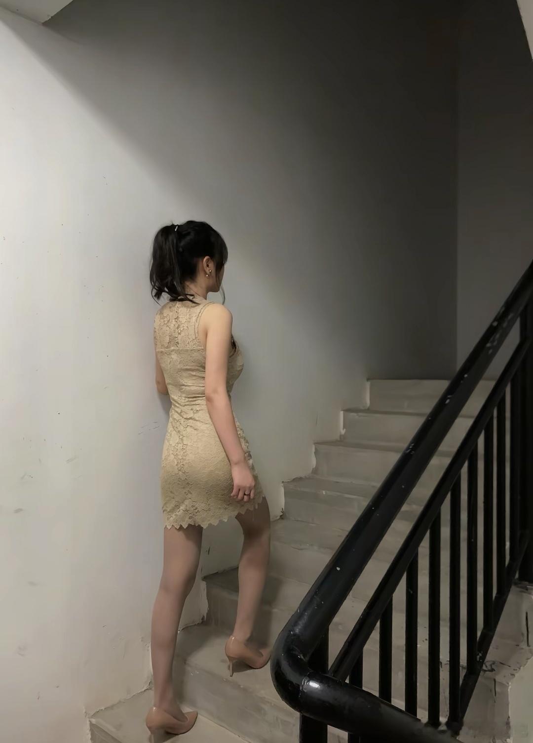 今天穿什么[超话] 连身裙精彩人像[超话] ​​​