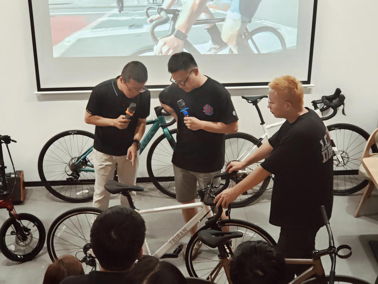今日份大家车学堂开课啦！这一单元让YYP、阿卓、Rico带我们走近自行车，让更多