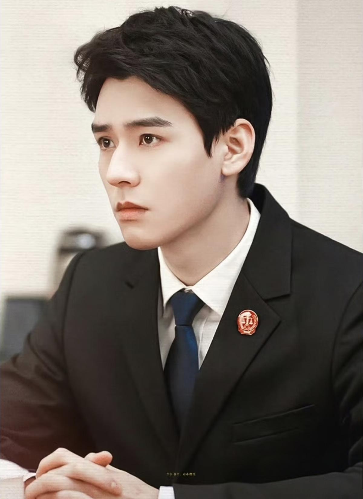 为什么许多剧组拍戏都找龚俊？
说白了，不是他有多帅，也不是因为他的演技好，而是他